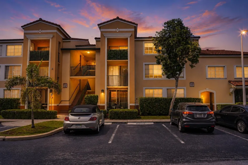 123 Yacht Club Way #307 Hypoluxo, FL 33462