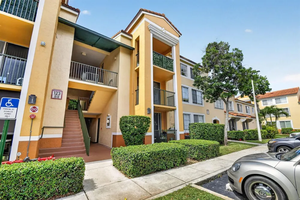 123 Yacht Club Way #307 Hypoluxo, FL 33462