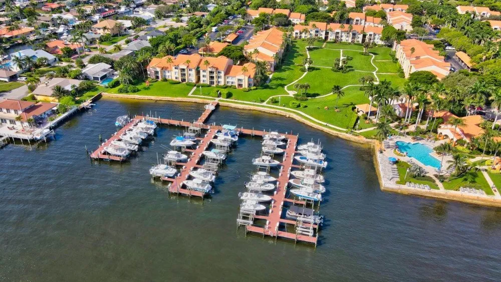 123 Yacht Club Way #307 Hypoluxo, FL 33462