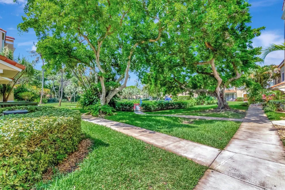 123 Yacht Club Way #307 Hypoluxo, FL 33462