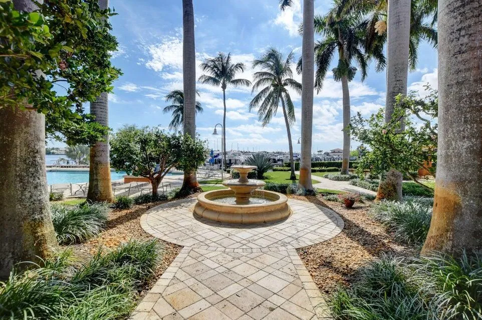 123 Yacht Club Way #307 Hypoluxo, FL 33462
