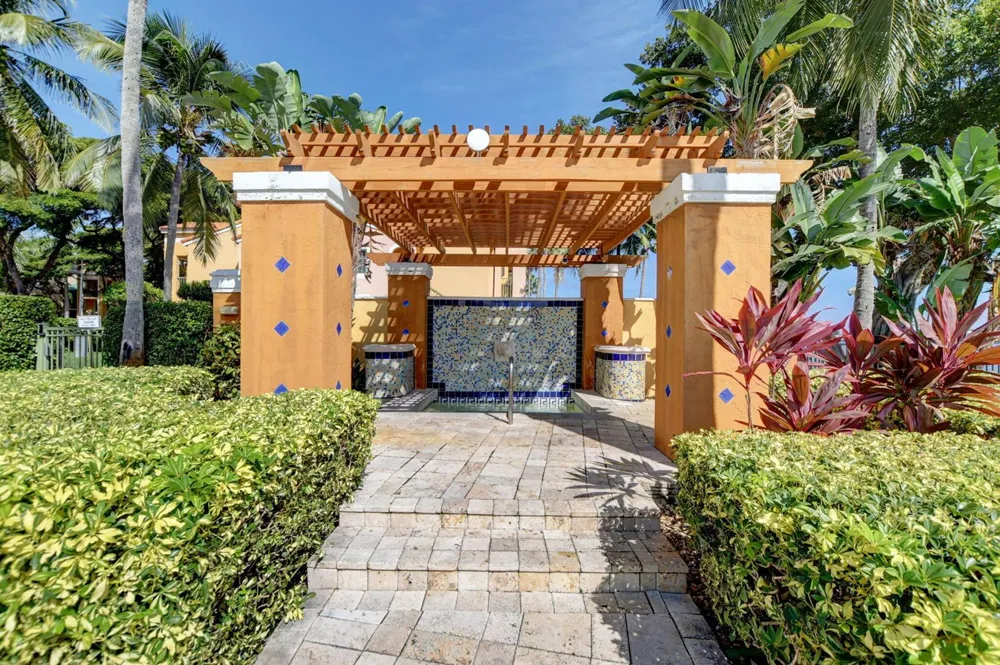 123 Yacht Club Way #307 Hypoluxo, FL 33462
