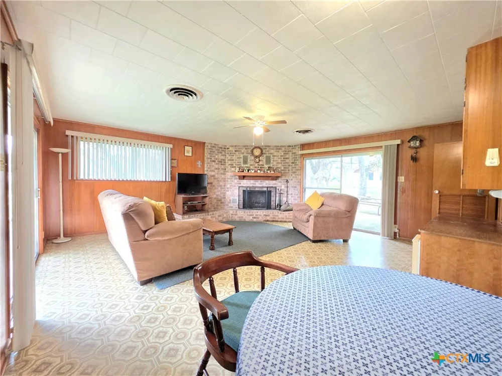 518 San Patricio Street Goliad, TX 77963