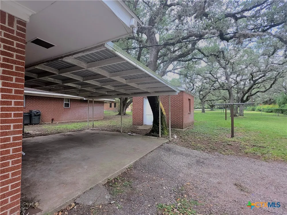 518 San Patricio Street Goliad, TX 77963