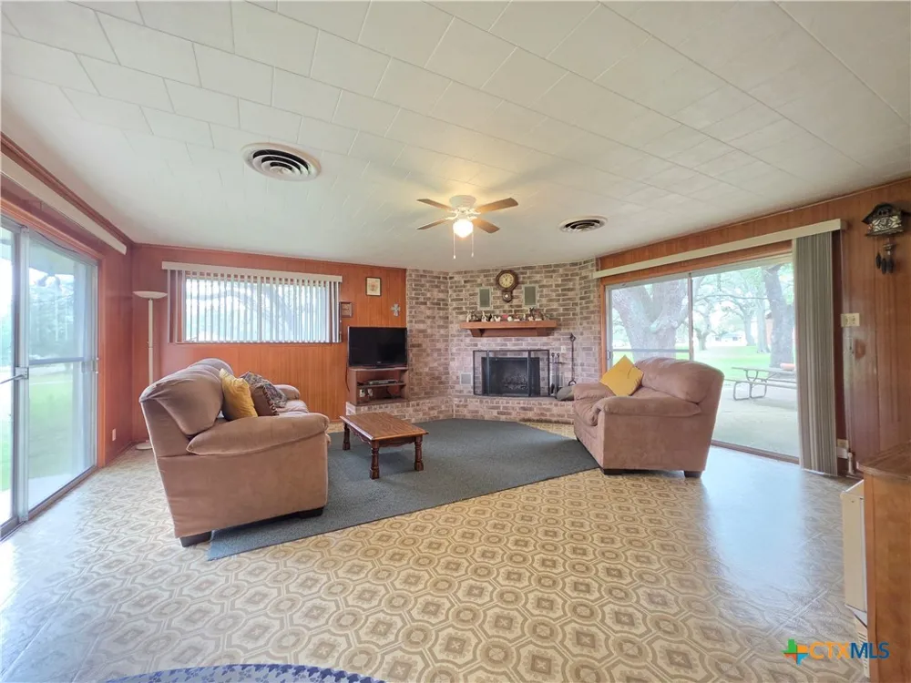 518 San Patricio Street Goliad, TX 77963