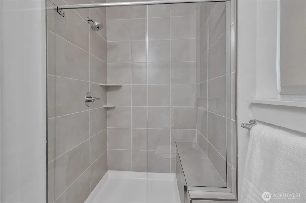 27066 Summit Park Way SE Maple Valley, WA 98038