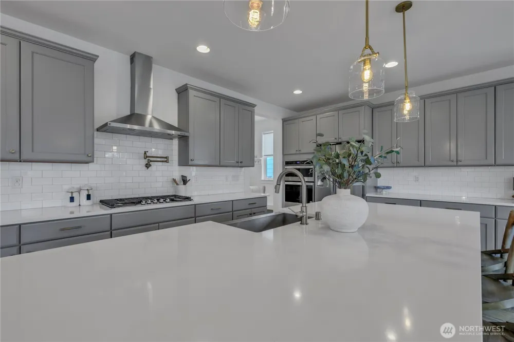 27066 Summit Park Way SE Maple Valley, WA 98038