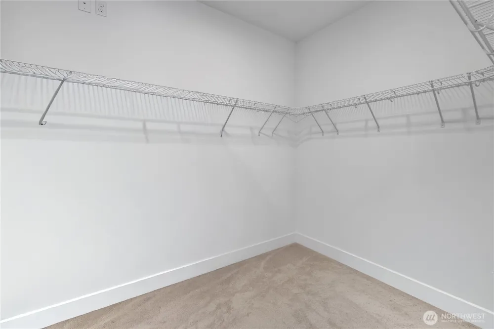 27066 Summit Park Way SE Maple Valley, WA 98038