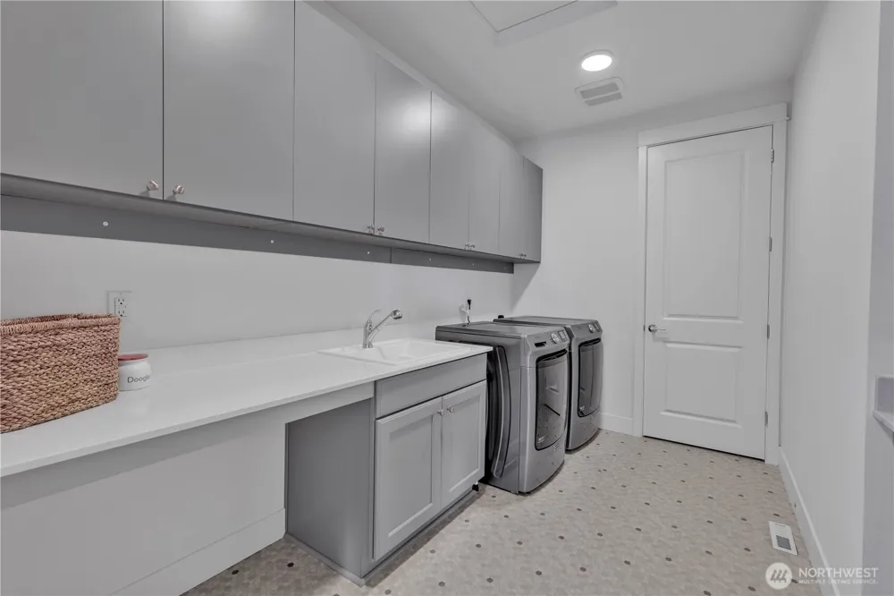 27066 Summit Park Way SE Maple Valley, WA 98038