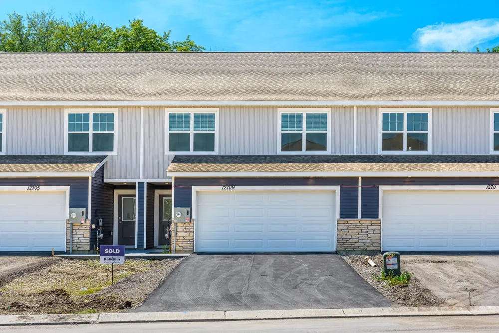 12709 Ashbury Drive Rogers, MN 55374