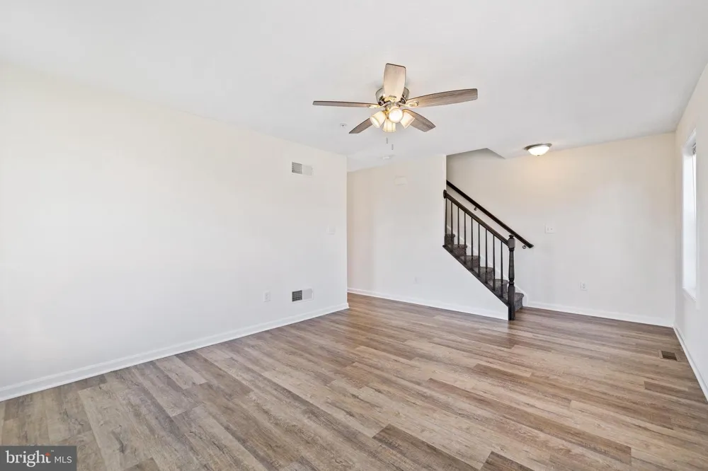 887 SETTING SUN LN Chambersburg, PA 17201