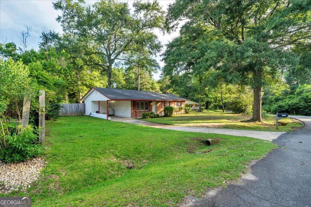 413 Davis DR Centerville, GA 31028