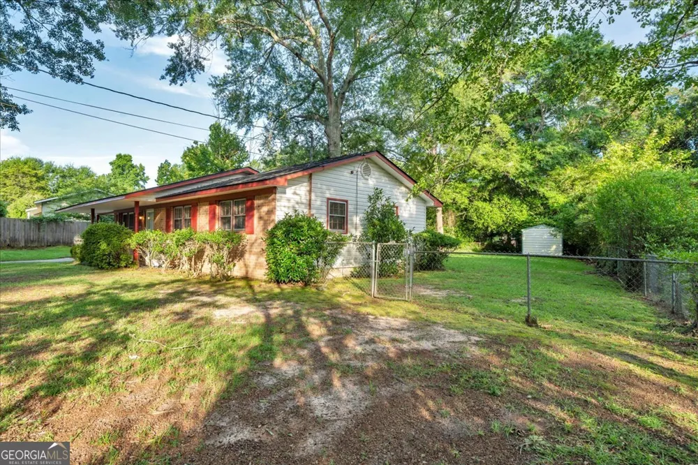 413 Davis DR Centerville, GA 31028