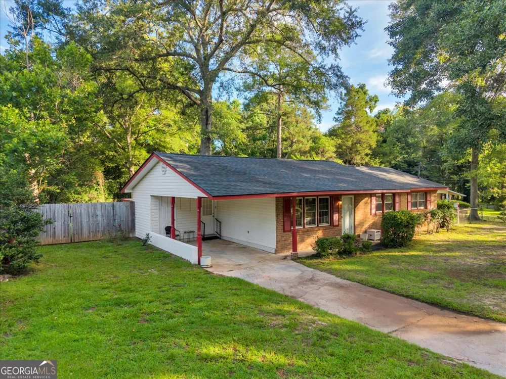 413 Davis DR Centerville, GA 31028