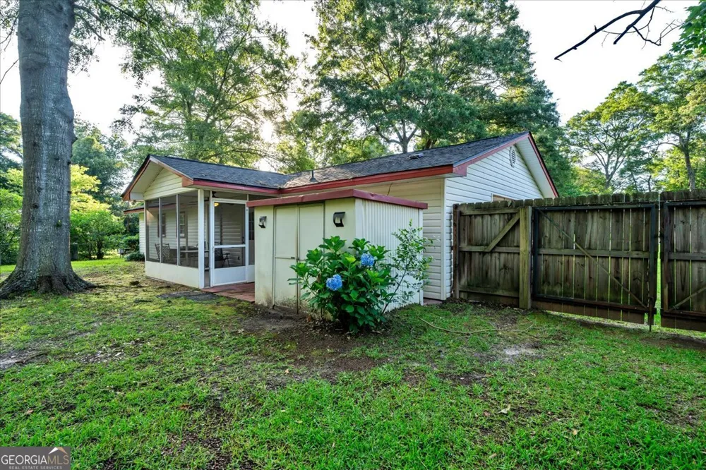 413 Davis DR Centerville, GA 31028