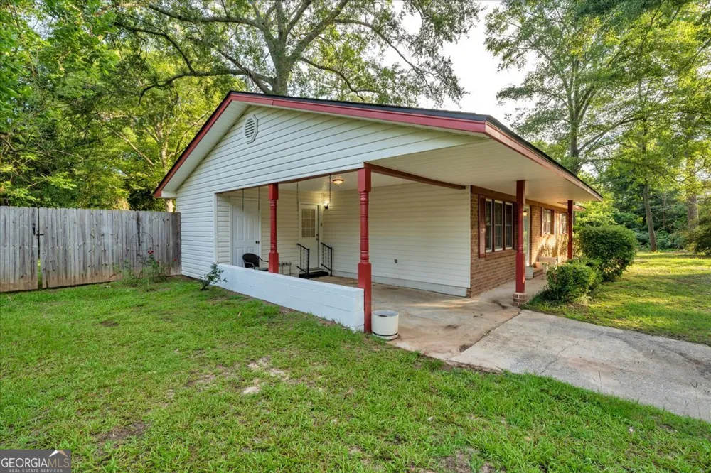413 Davis DR Centerville, GA 31028
