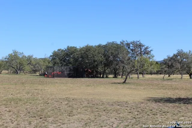 300 Paradise Oaks Drive Utopia, TX 78884
