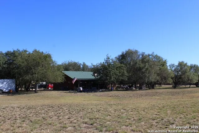 300 Paradise Oaks Drive Utopia, TX 78884
