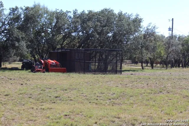 300 Paradise Oaks Drive Utopia, TX 78884