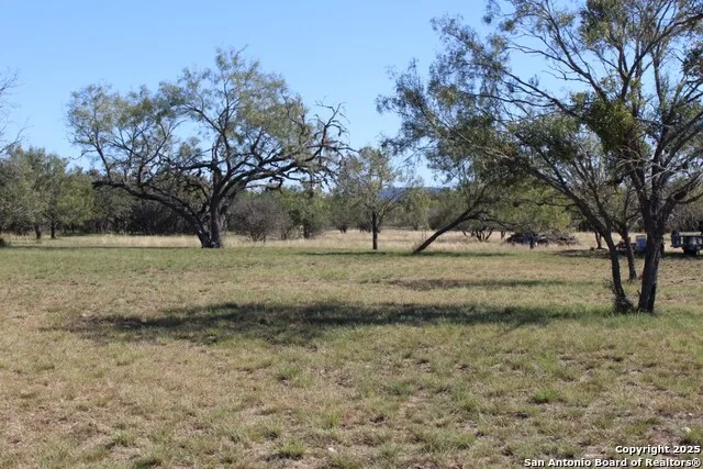 300 Paradise Oaks Drive Utopia, TX 78884