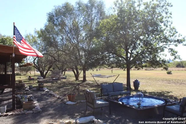 300 Paradise Oaks Drive Utopia, TX 78884
