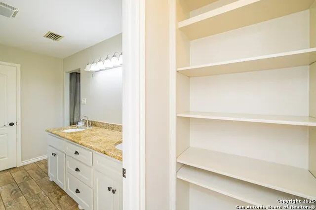 1206 Johnson Woodsboro, TX 78393