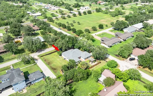 1206 Johnson Woodsboro, TX 78393