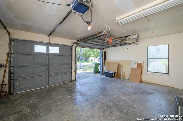 1206 Johnson Woodsboro, TX 78393