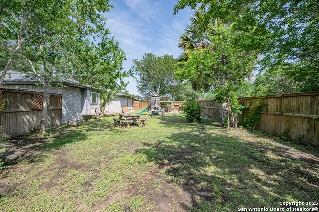 1206 Johnson Woodsboro, TX 78393