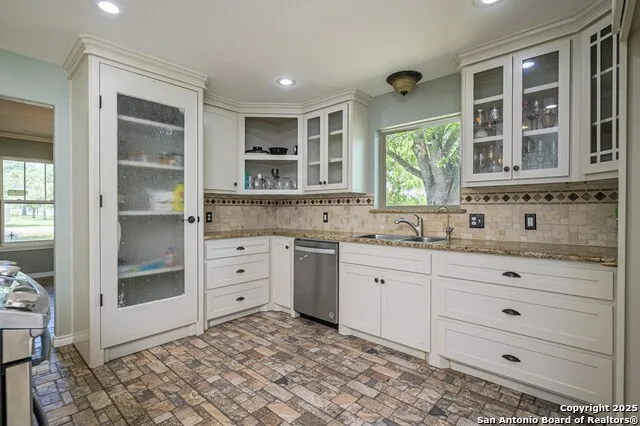 1206 Johnson Woodsboro, TX 78393