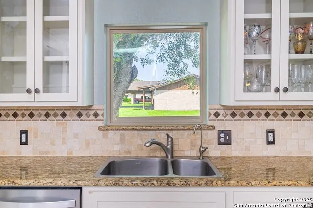 1206 Johnson Woodsboro, TX 78393