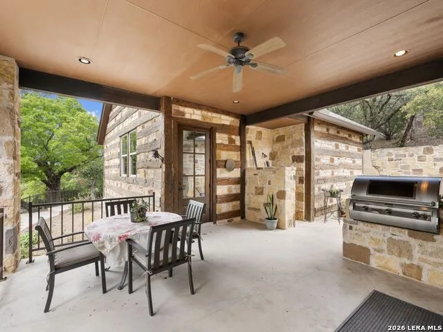 2717 B & R Utopia, TX 78884