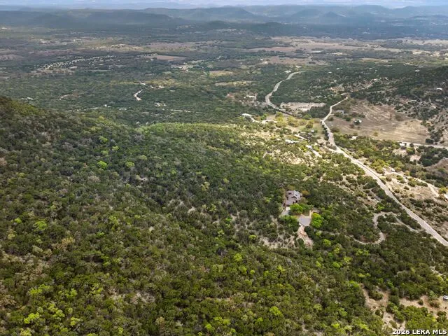 2717 B & R Utopia, TX 78884