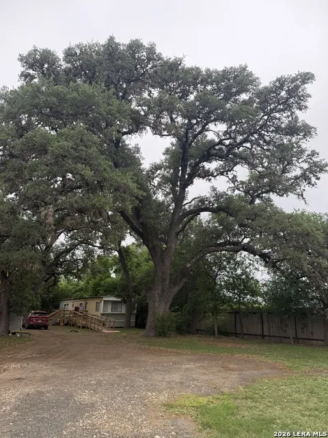6197 Ranch Road 1120 Leakey, TX 78873