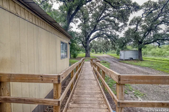 6197 Ranch Road 1120 Leakey, TX 78873