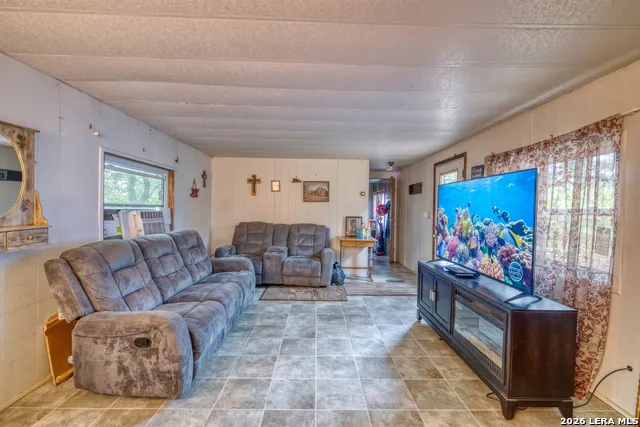 6197 Ranch Road 1120 Leakey, TX 78873