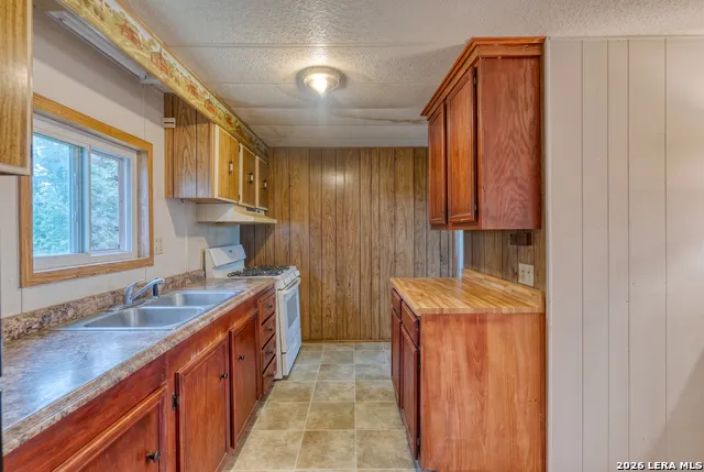 6197 Ranch Road 1120 Leakey, TX 78873