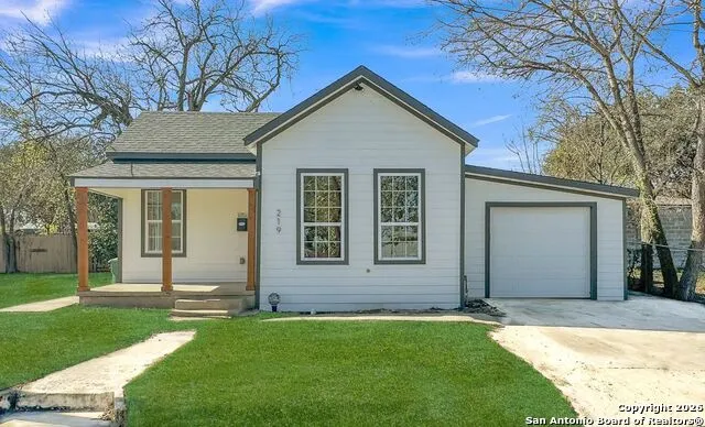 219 Saint James San Antonio, TX 78202