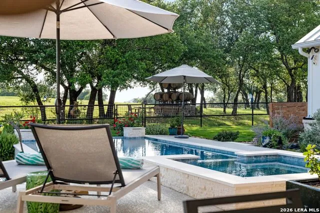 2009 Axis Circle Fredericksburg, TX 78624