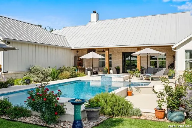 2009 Axis Circle Fredericksburg, TX 78624