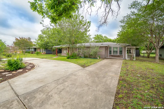 636 RITTIMAN RD Terrell Hills, TX 78209
