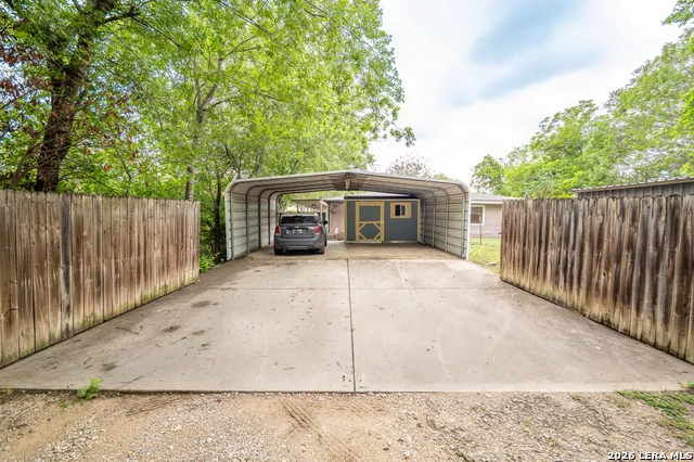 636 RITTIMAN RD Terrell Hills, TX 78209
