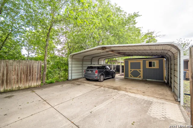 636 RITTIMAN RD Terrell Hills, TX 78209