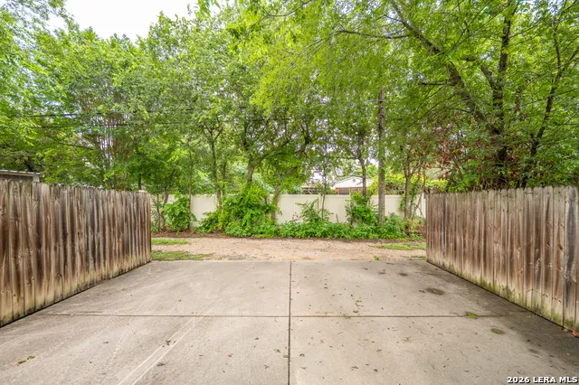 636 RITTIMAN RD Terrell Hills, TX 78209