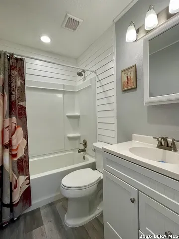 1051 COUNTRY CLUB DR #18 Seguin, TX 78155