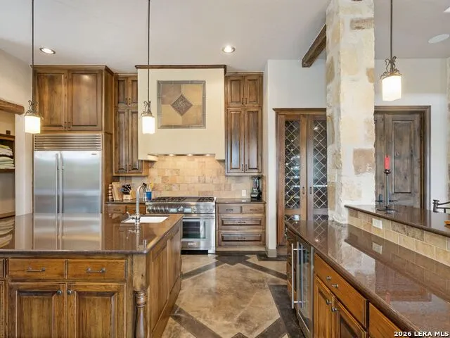 2717 B & R Rd Utopia, TX 78884