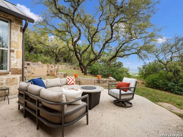 2717 B & R Rd Utopia, TX 78884