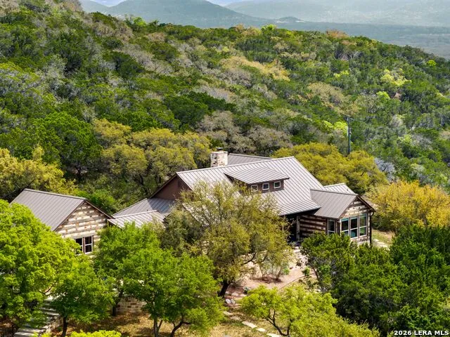 2717 B & R Rd Utopia, TX 78884