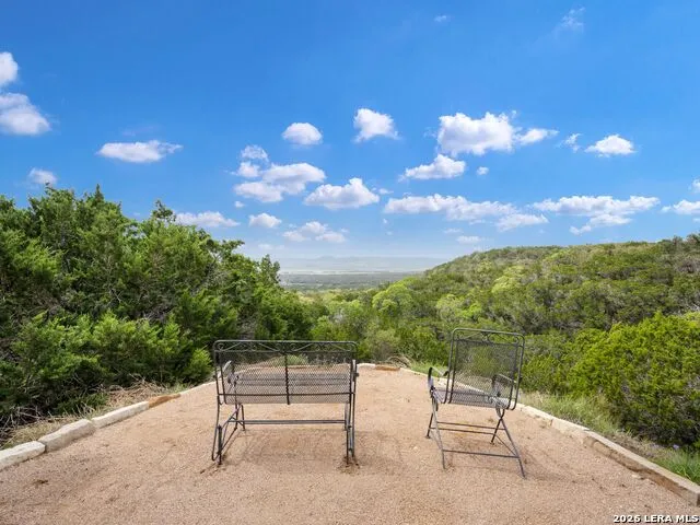 2717 B & R Rd Utopia, TX 78884