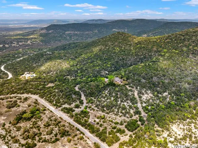 2717 B & R Rd Utopia, TX 78884